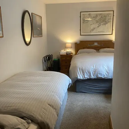 Ashes Seafood Restaurant 3*