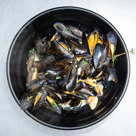 Pensionat Ashes Seafood Restaurant 3*